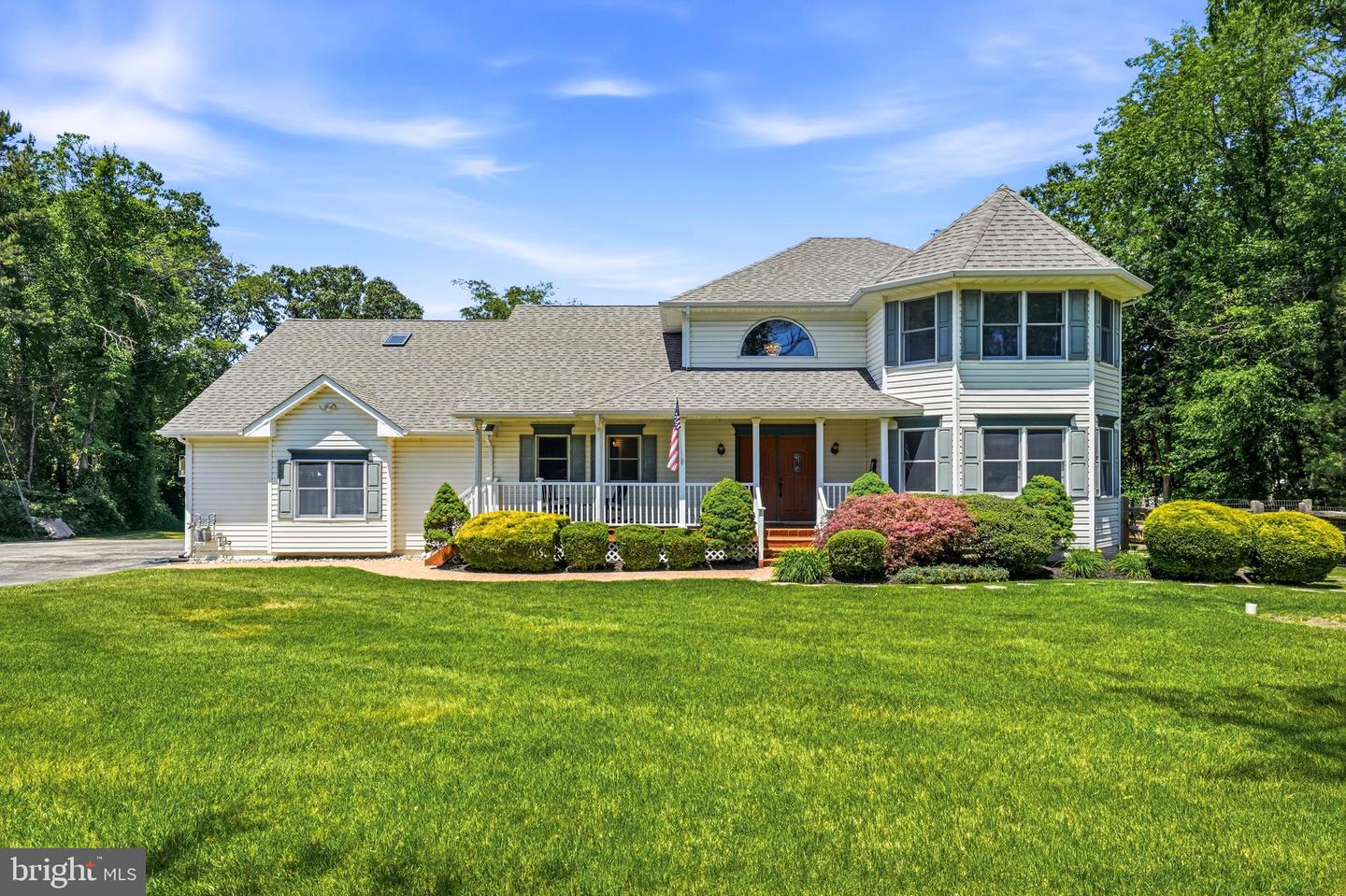 122 LILLIAN AVE
