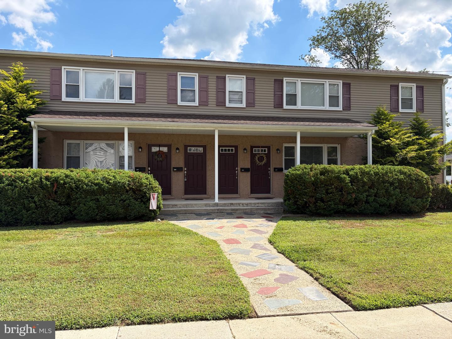 95 LINDEN AVE #B Property Photo 1