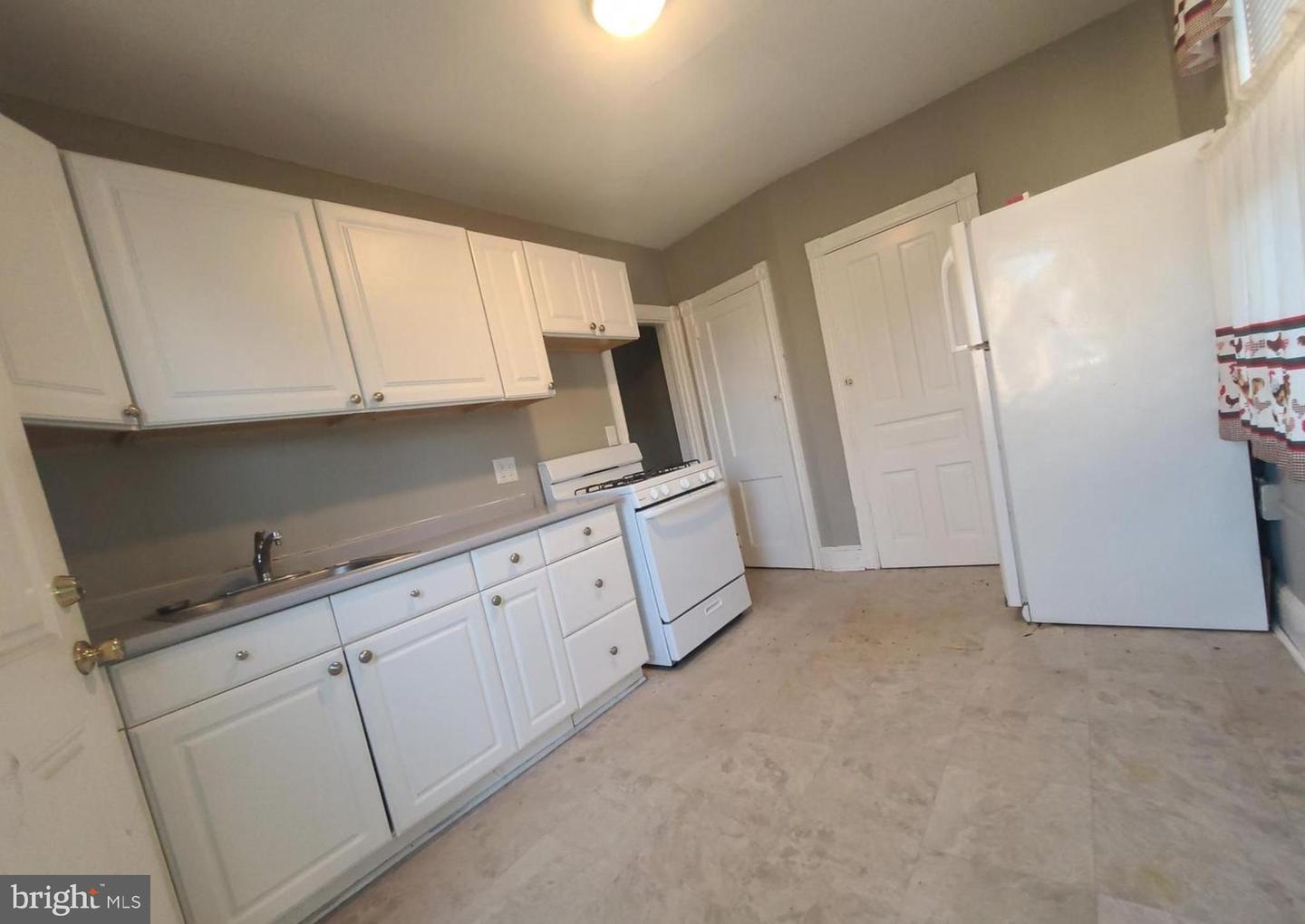 230 Broadway #c Property Photo 2