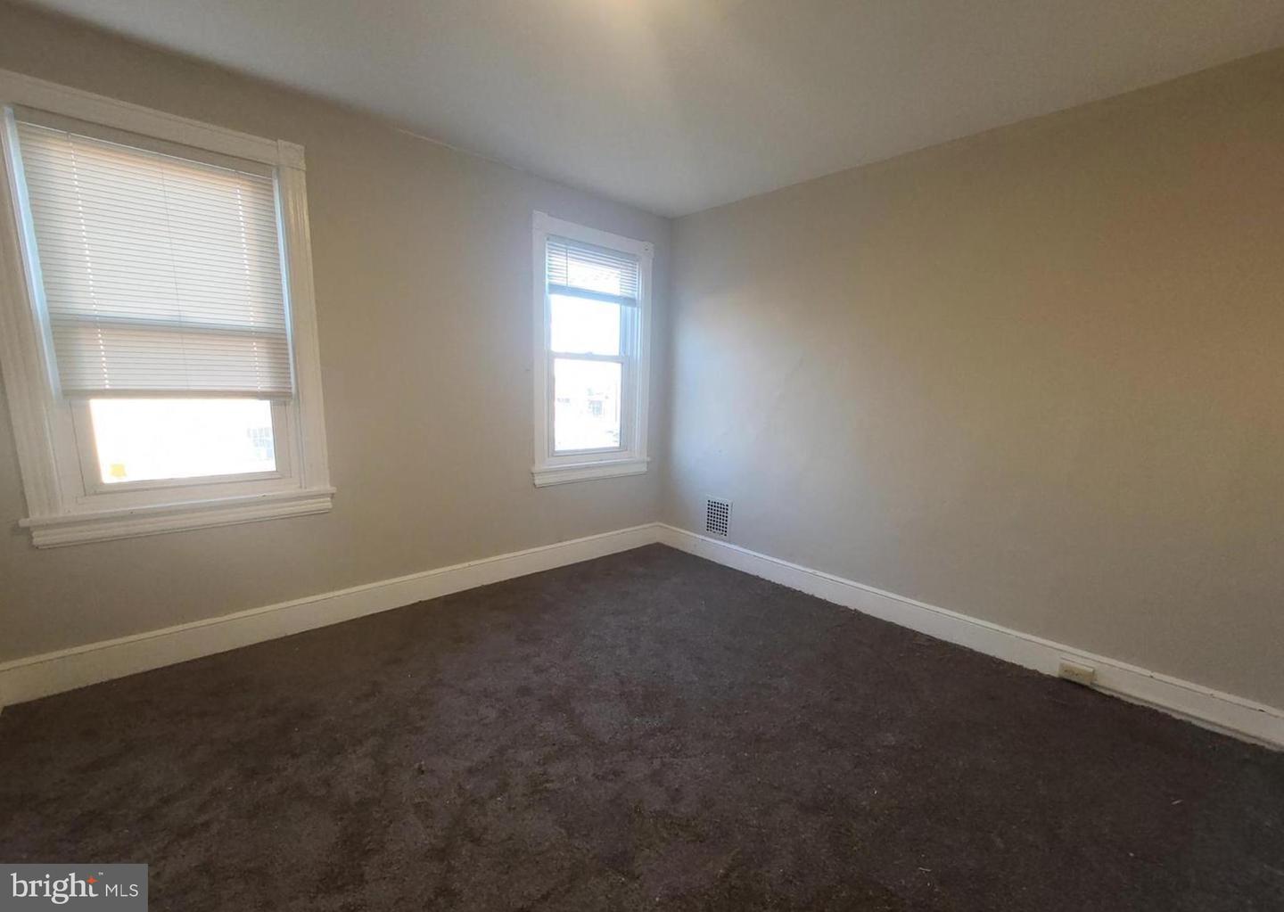 230 Broadway #c Property Photo 4