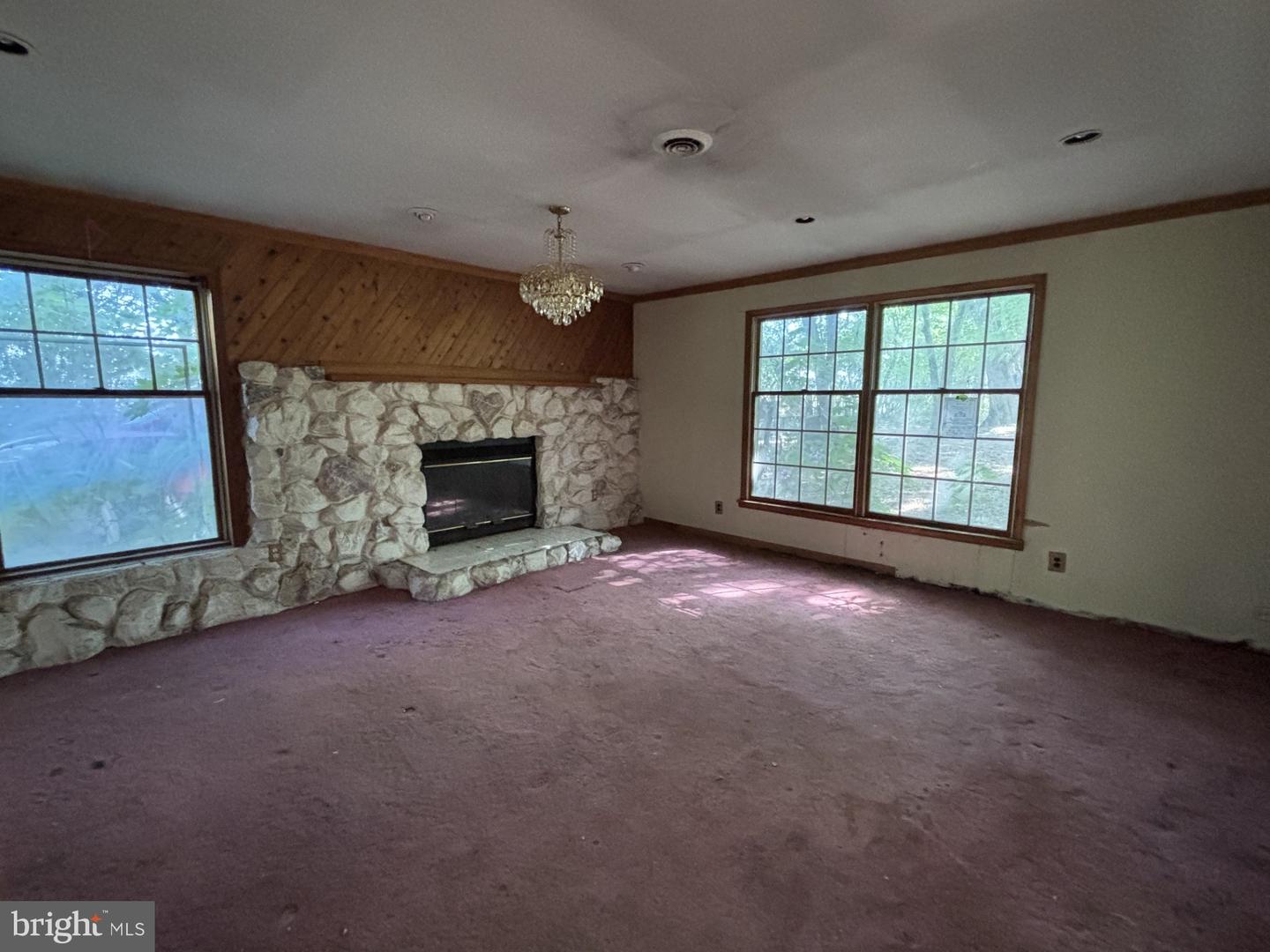 725 Central Ave Property Photo 2