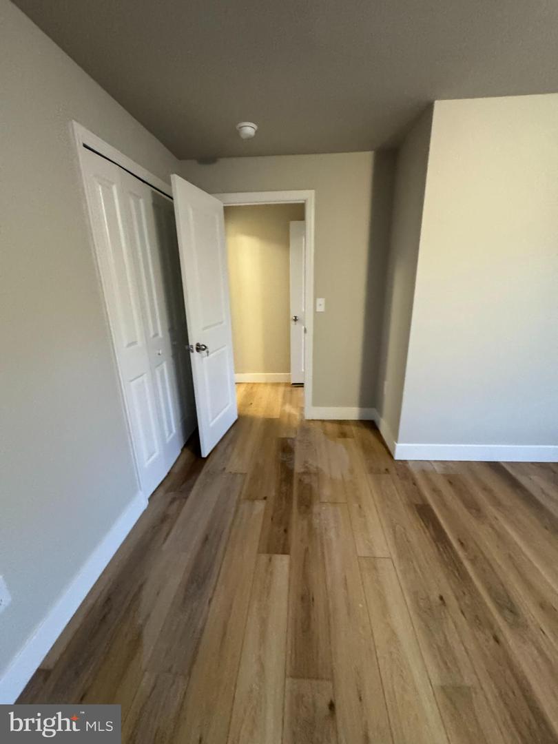 166 East Ave #e Property Photo 5