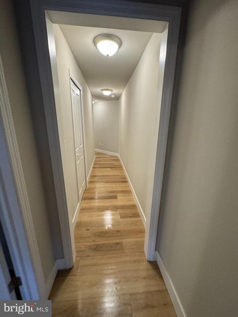 166 East Ave #e Property Photo 6