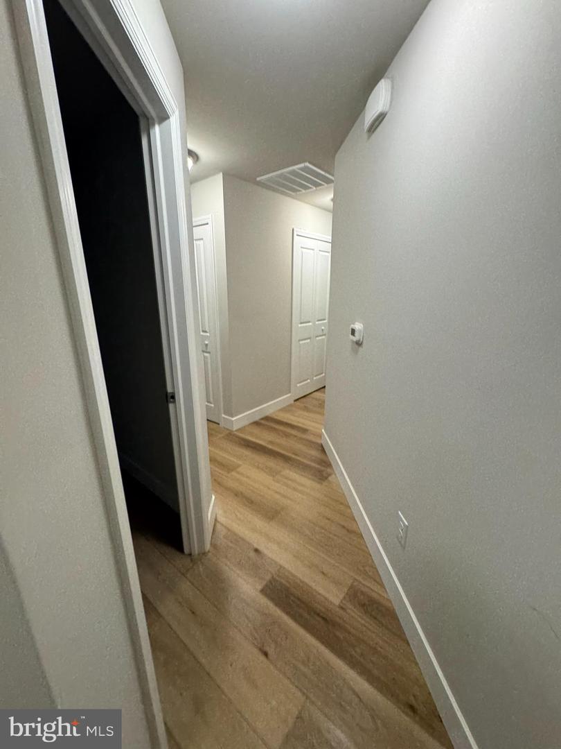 166 East Ave #e Property Photo 7