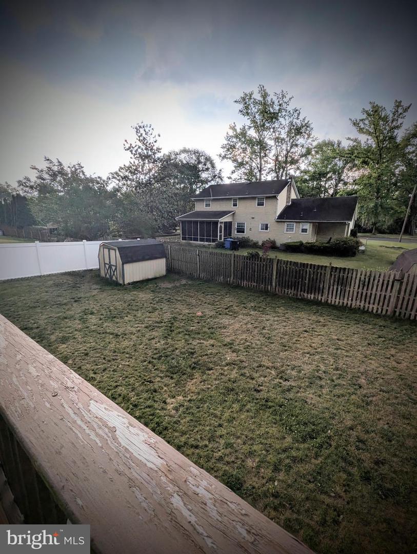 350 Redwood Ave Property Photo 14