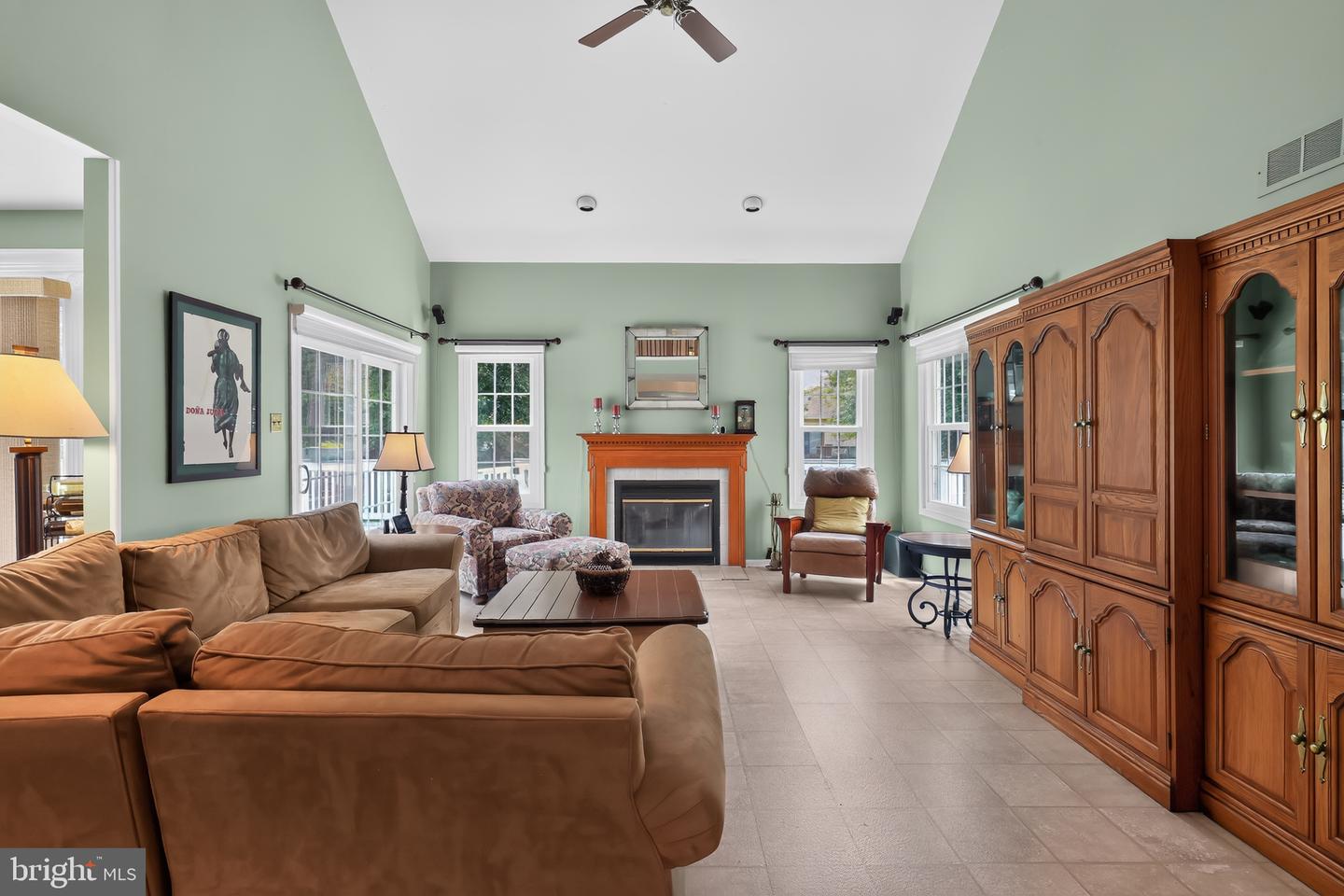 2 Talon Ct Property Photo 5