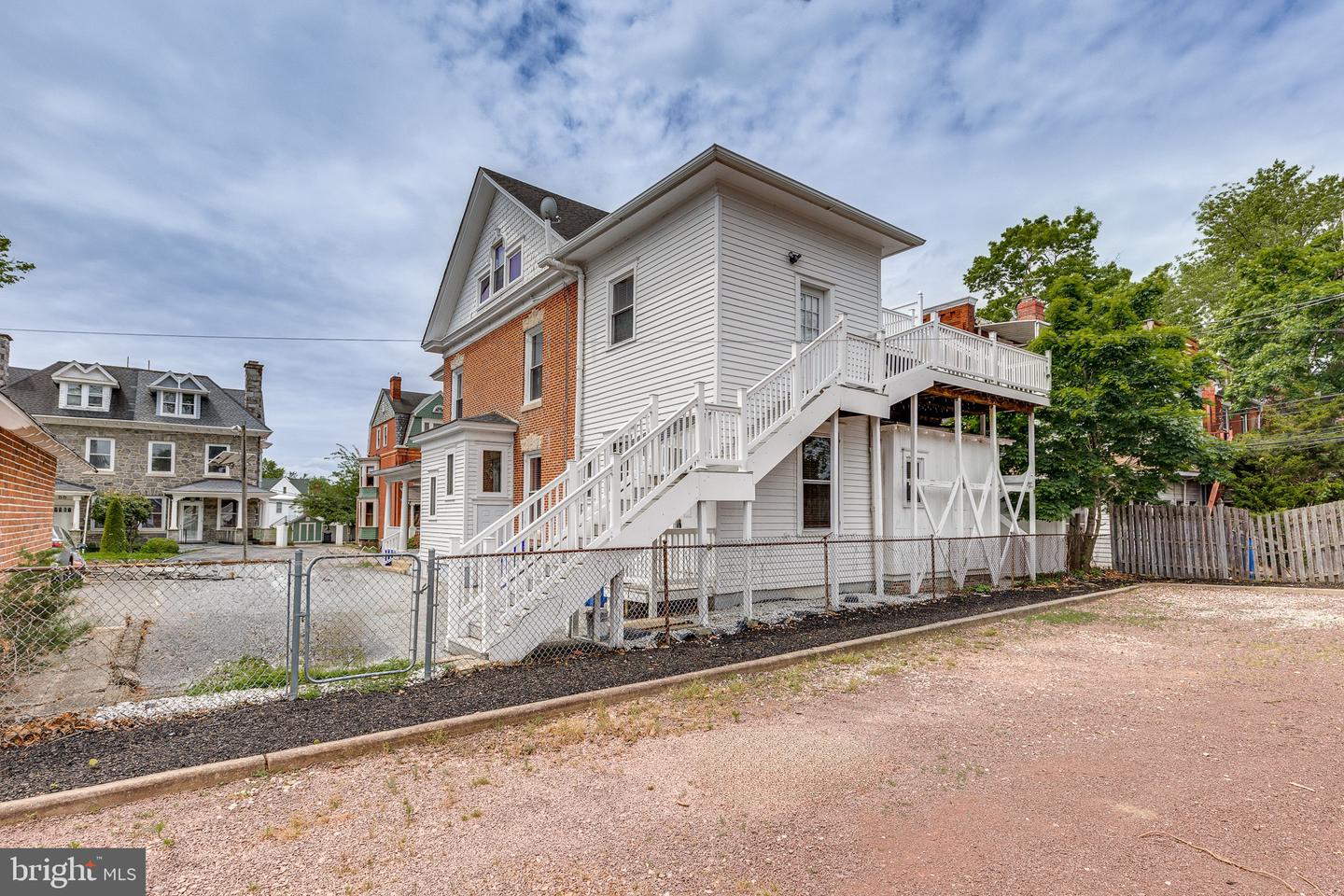 48-50 Newton Ave Property Photo 38