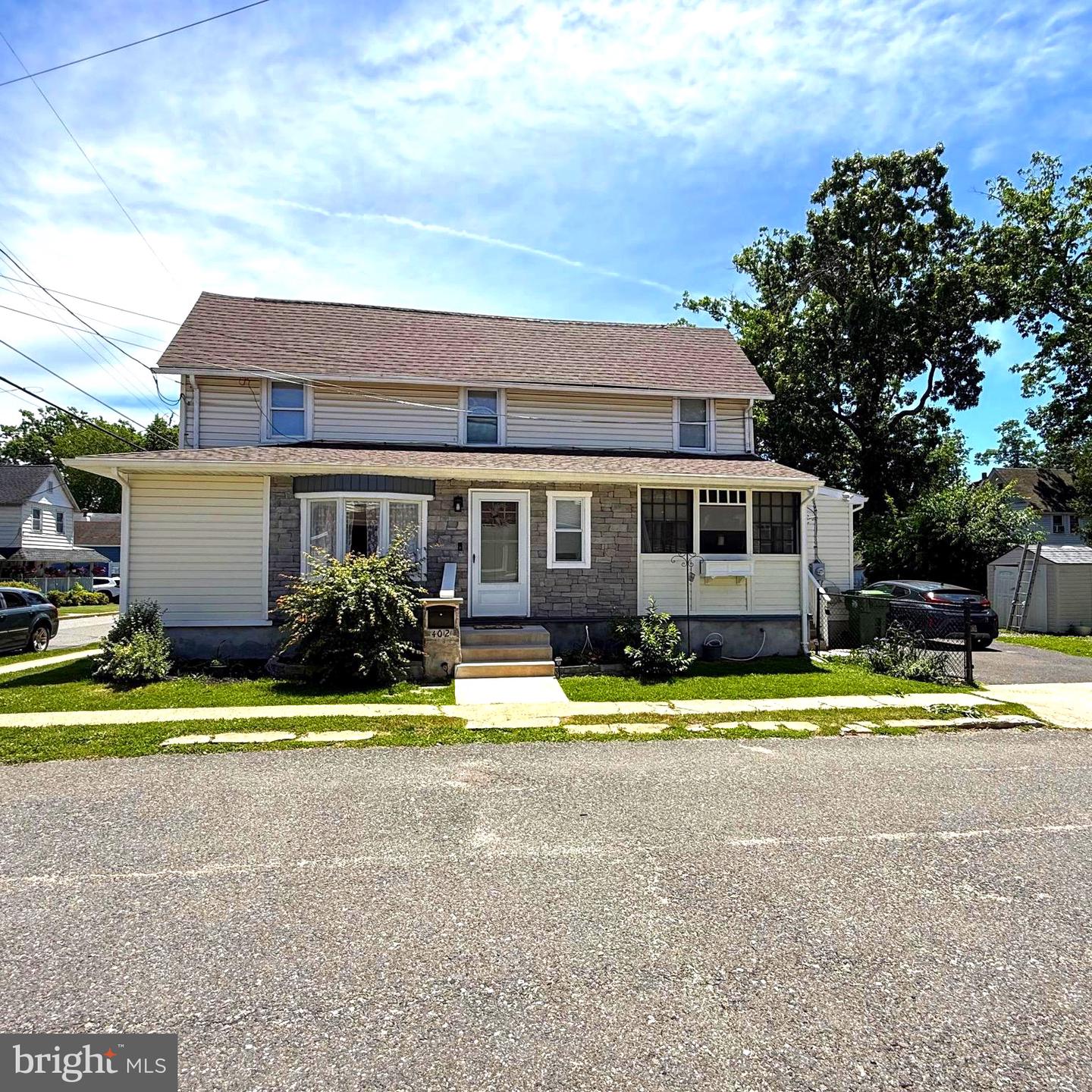 402 Wesley Ave Property Photo 1