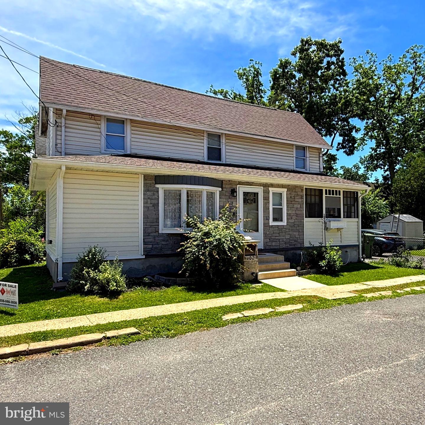 402 Wesley Ave Property Photo 3