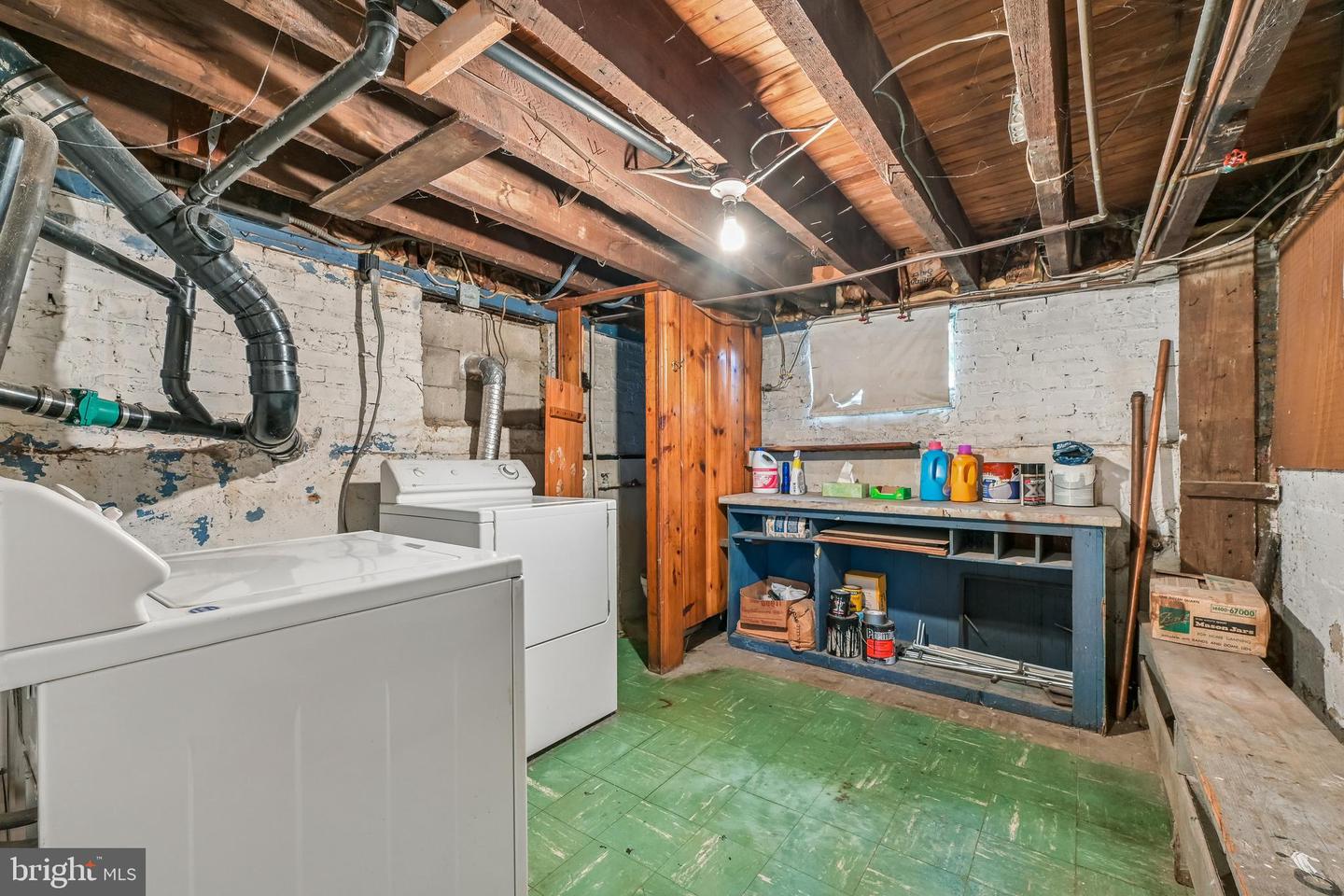 119 E Broad St Property Photo 21