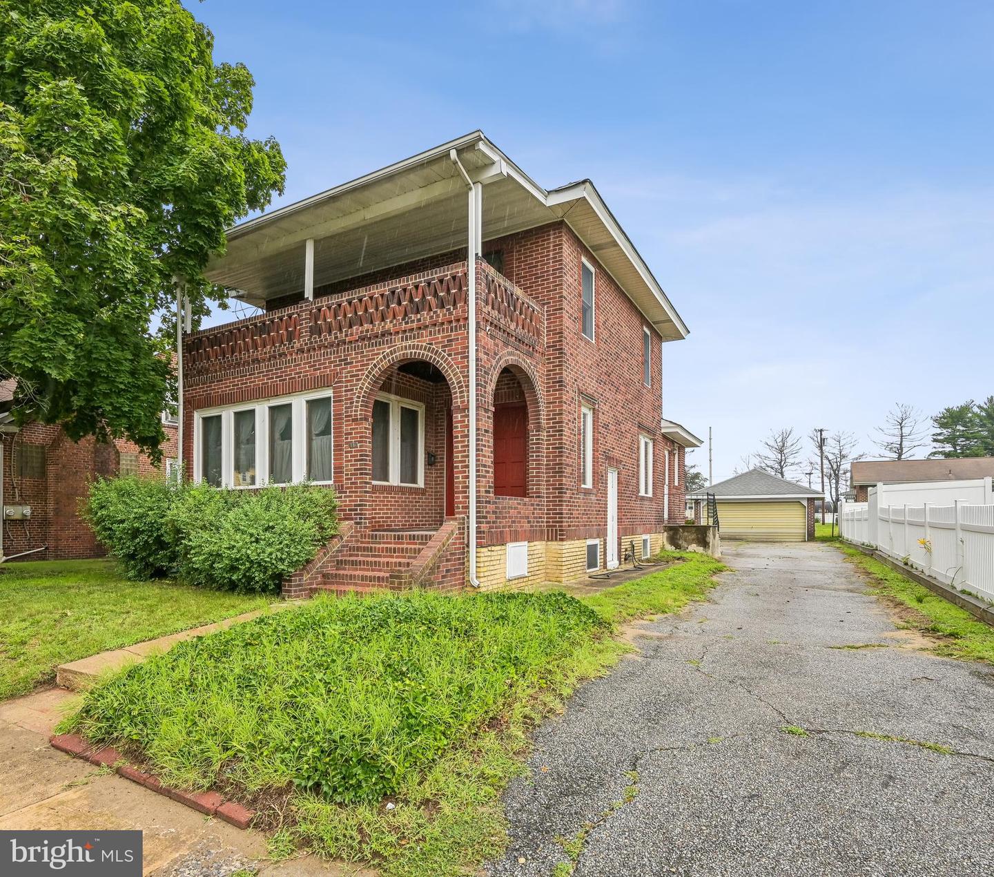 119 E Broad St Property Photo 27