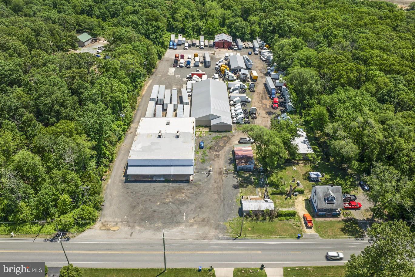2660 Main Rd Property Photo 1