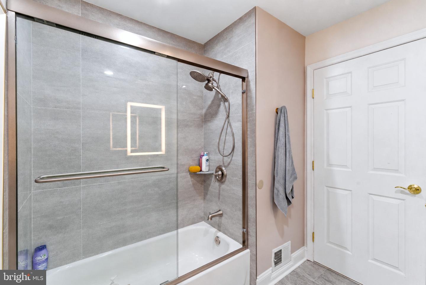112 Lantern Property Photo 25