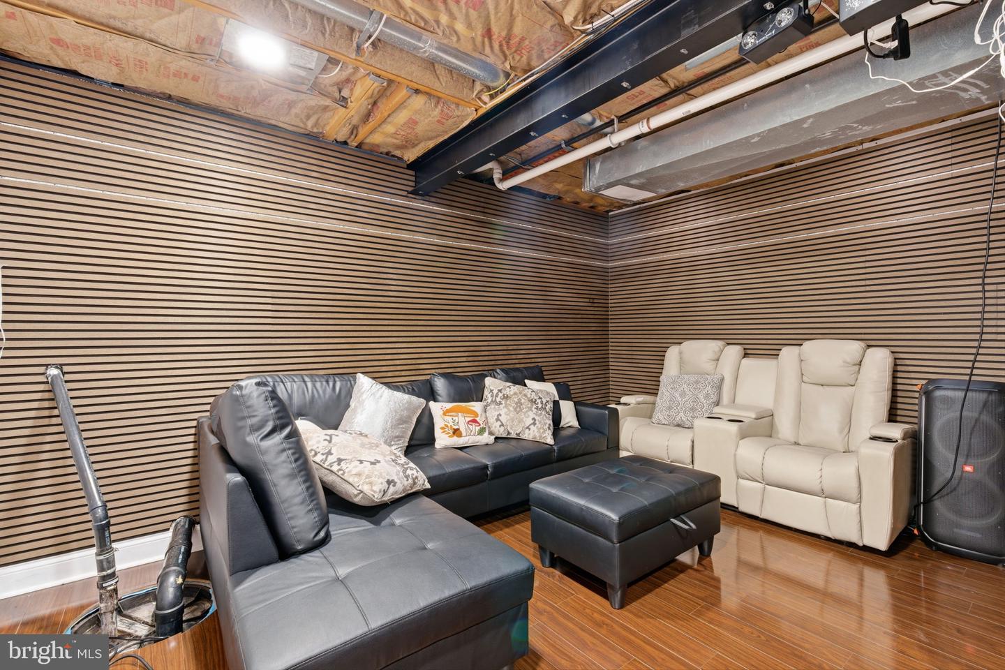 112 Lantern Property Photo 32