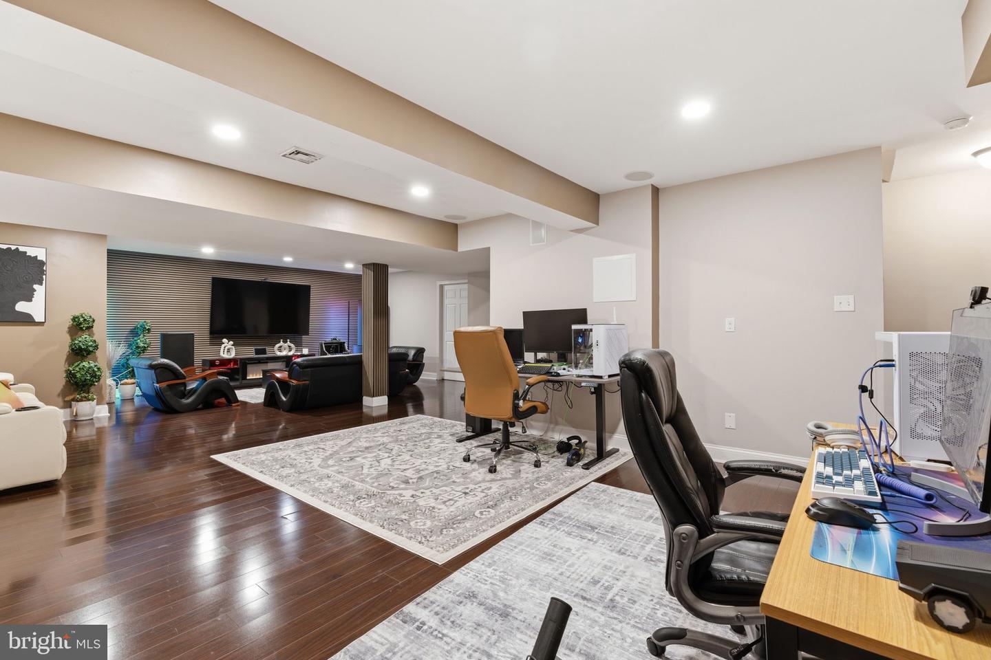 112 Lantern Property Photo 35