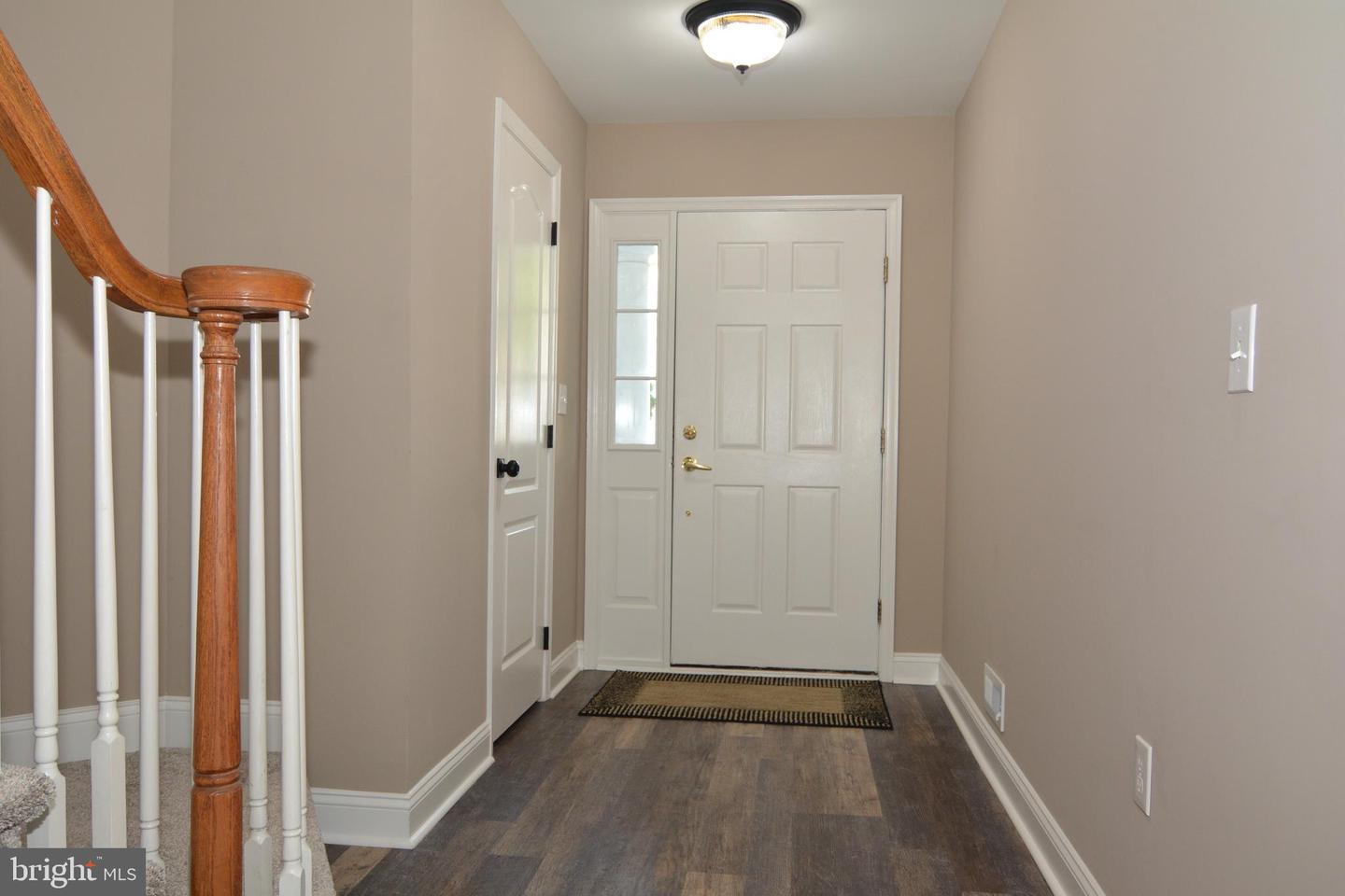 1027 Moore Rd Property Photo 3