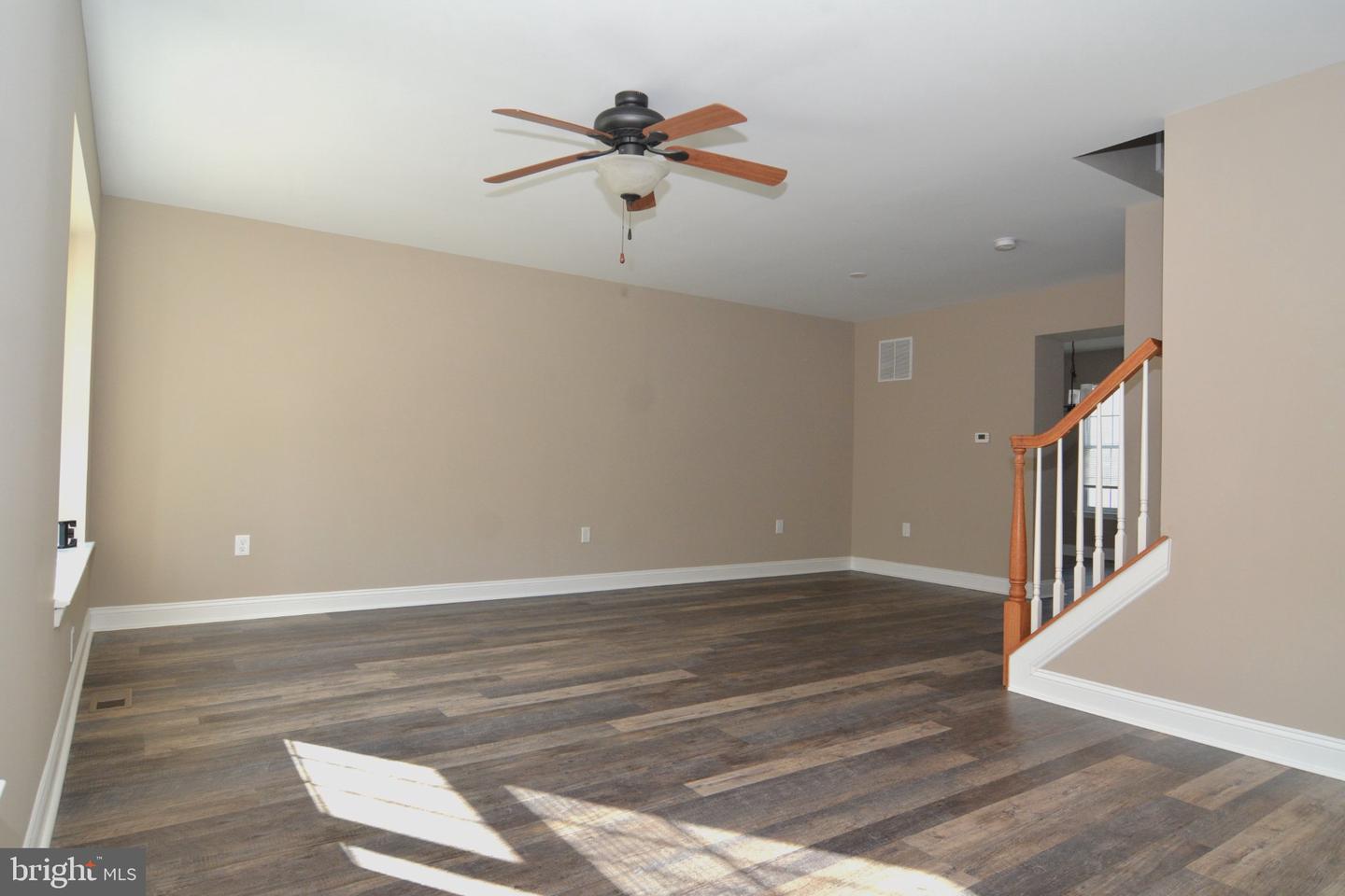 1027 Moore Rd Property Photo 8