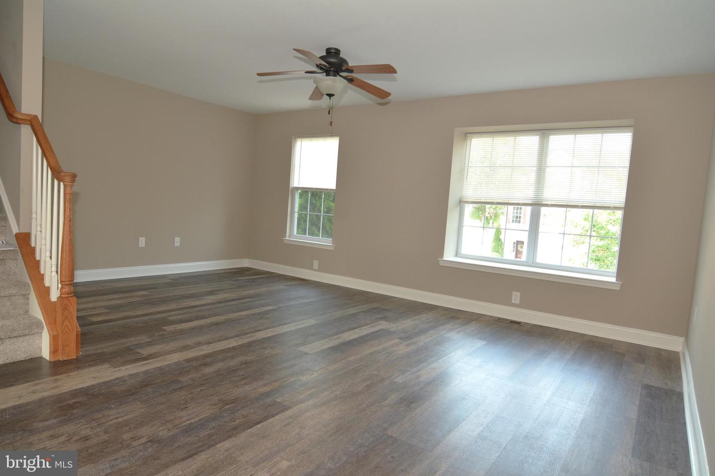 1027 Moore Rd Property Photo 9