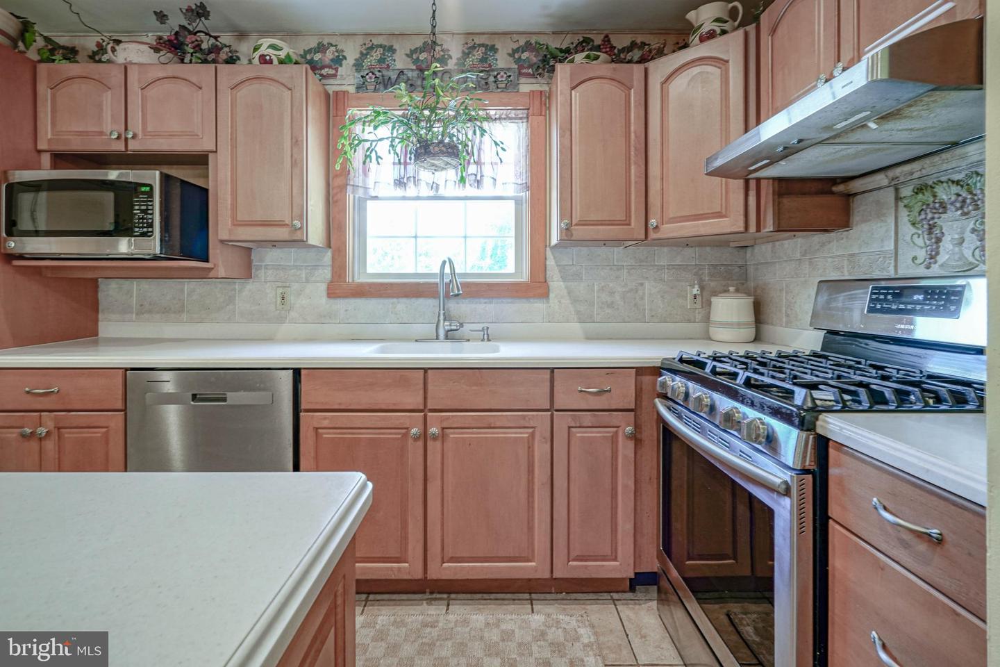 156 E Wolfert Station Rd Property Photo 9