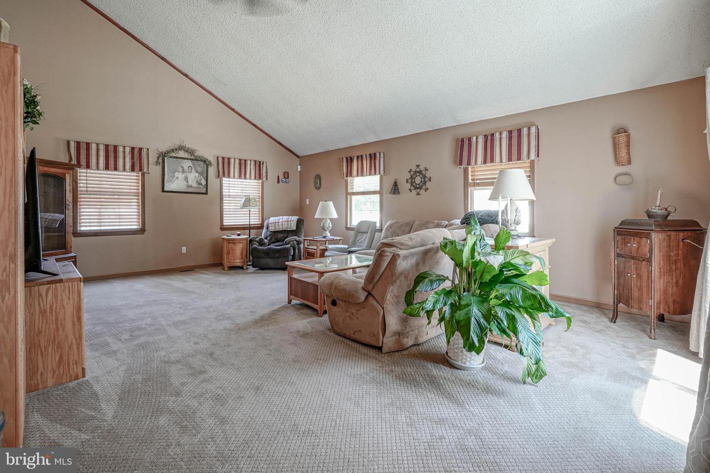 156 E Wolfert Station Rd Property Photo 16