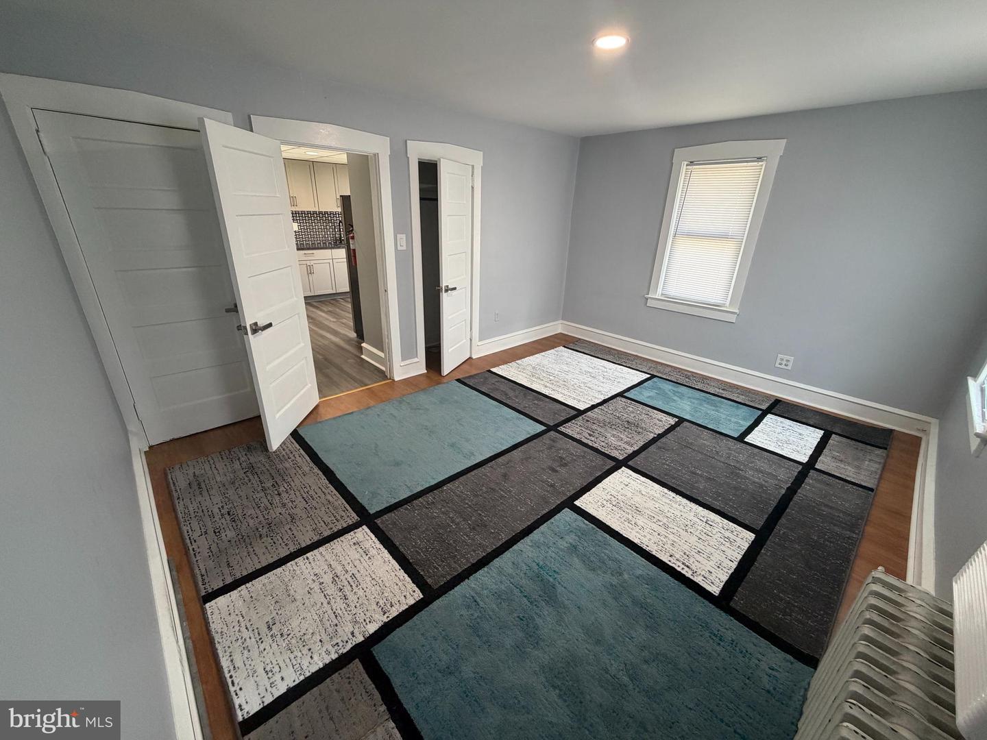 25 College Ave #b Property Photo 3