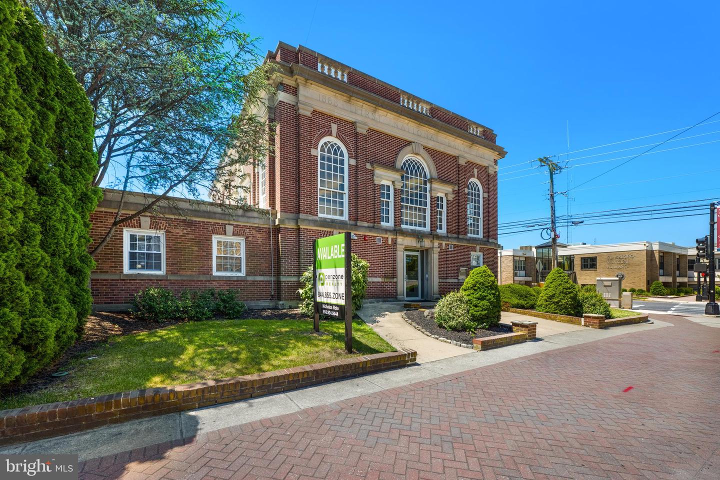 6 E High St Property Photo 3