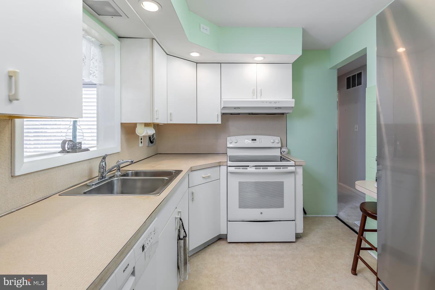 484 Brady Ave Property Photo 10