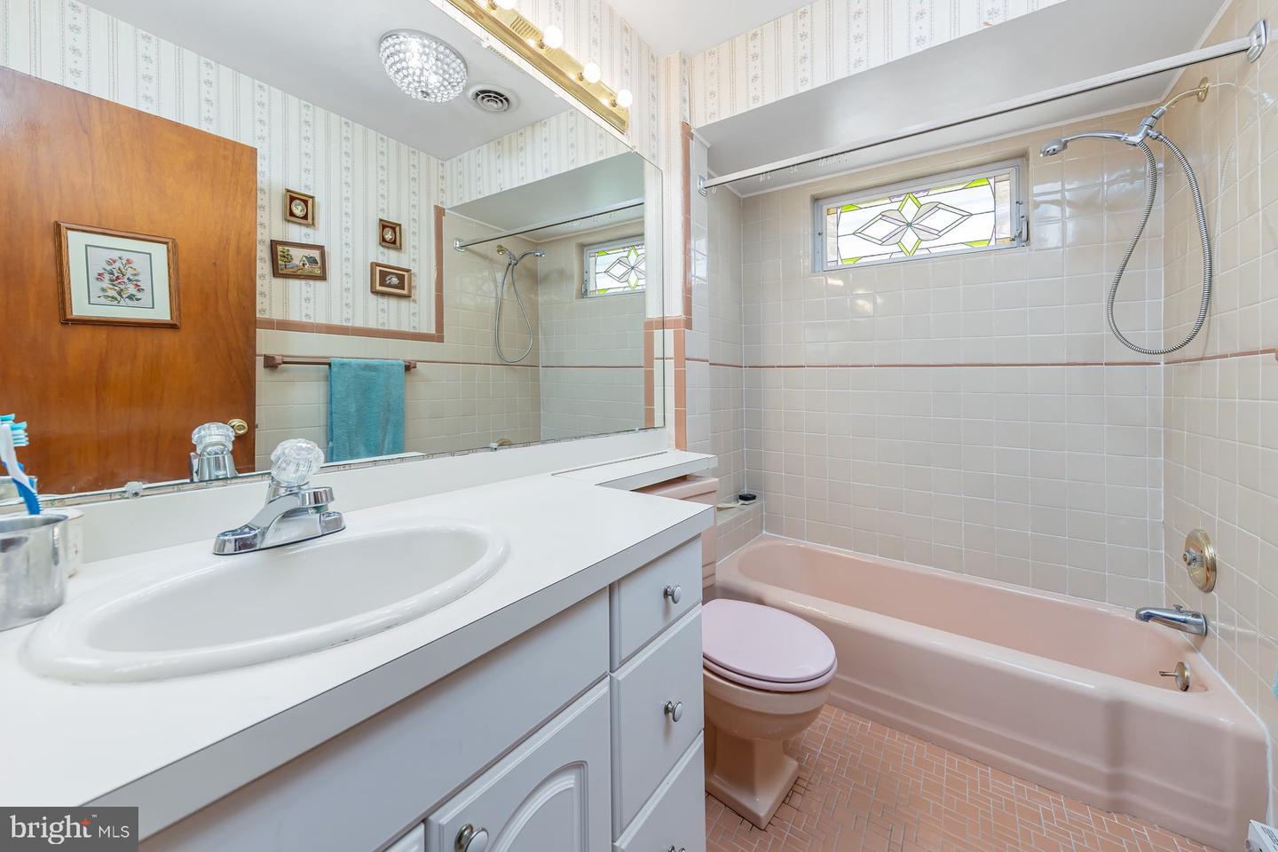 484 Brady Ave Property Photo 13