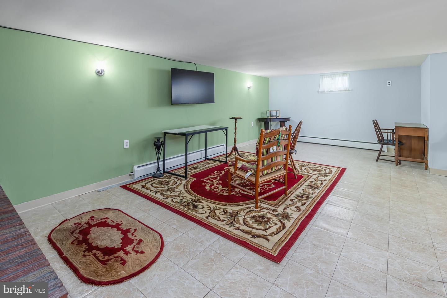 484 Brady Ave Property Photo 15