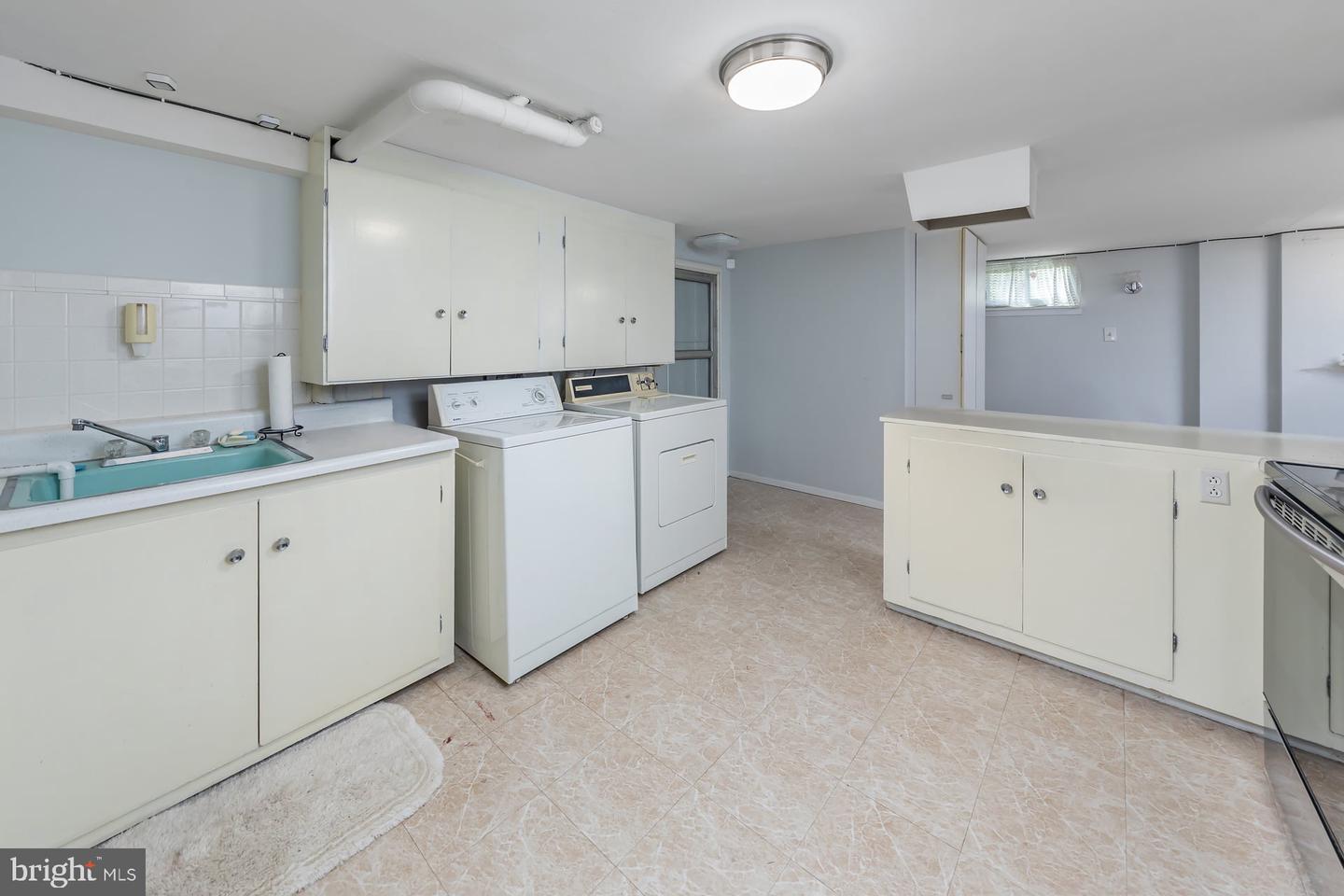 484 Brady Ave Property Photo 18