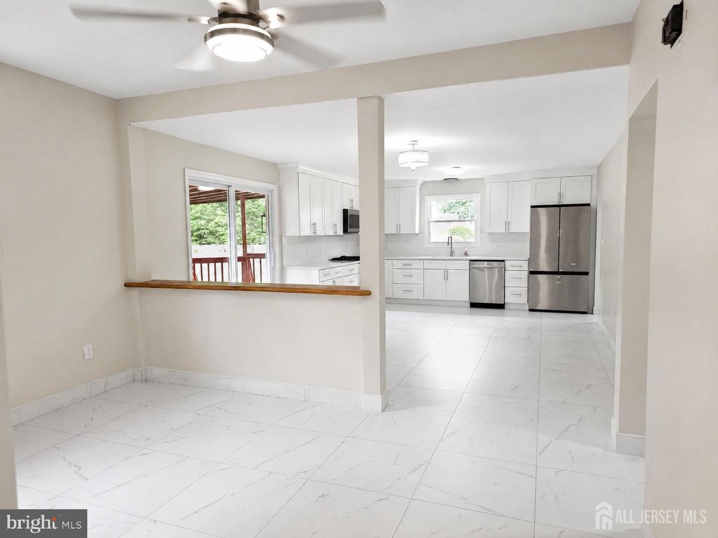 322 Madison Ave Property Photo 6