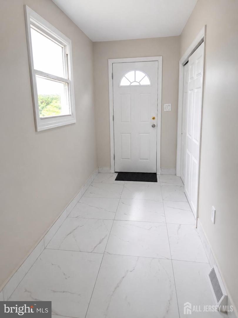 322 Madison Ave Property Photo 11