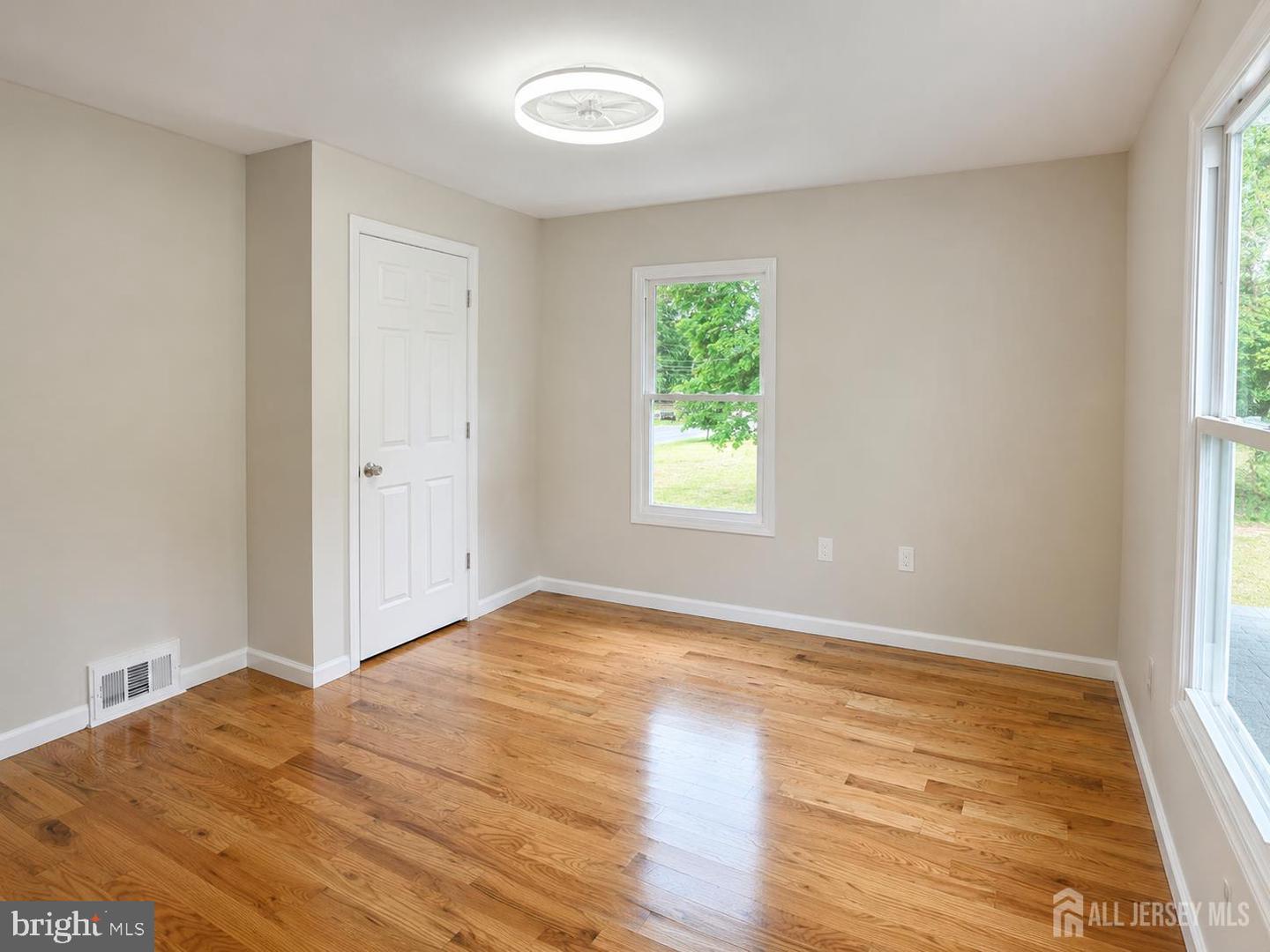 322 Madison Ave Property Photo 14