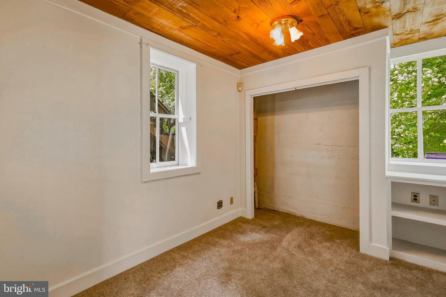 14 N Main St Property Photo 23