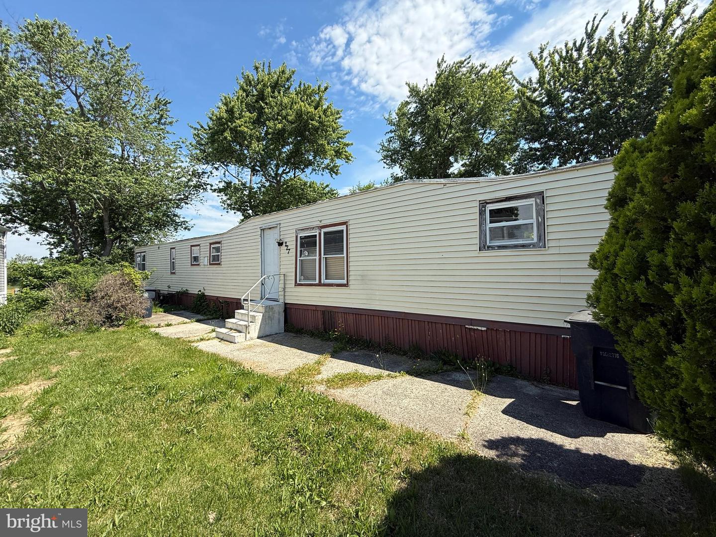 227 Nevada Ave Property Photo 1