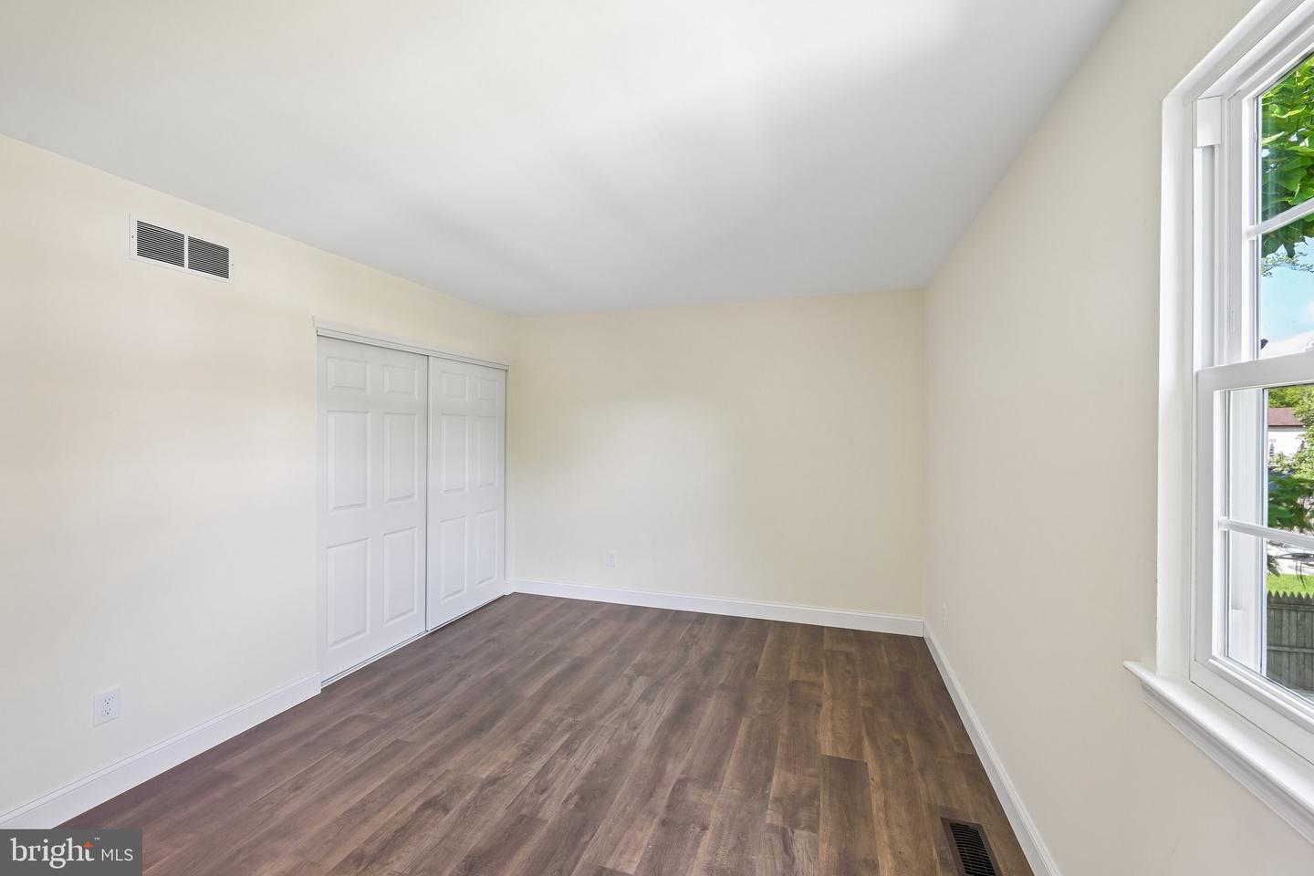 841 Chestnut Ave Property Photo 22