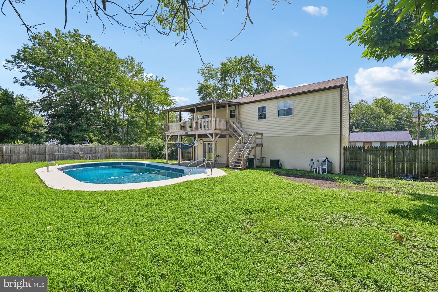 841 Chestnut Ave Property Photo 47