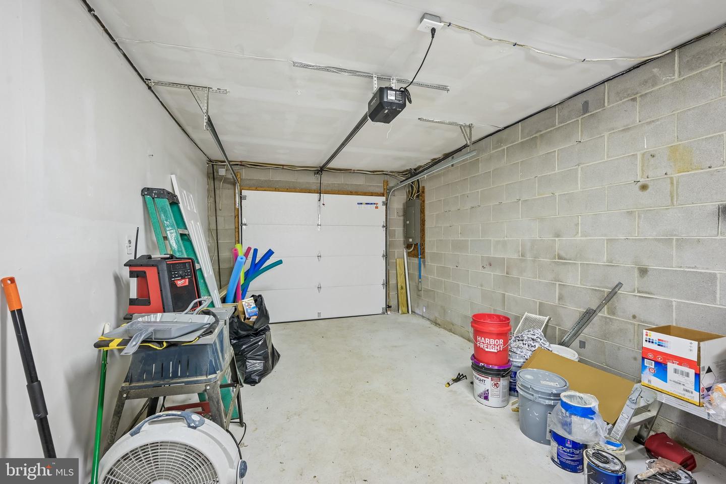 841 Chestnut Ave Property Photo 52