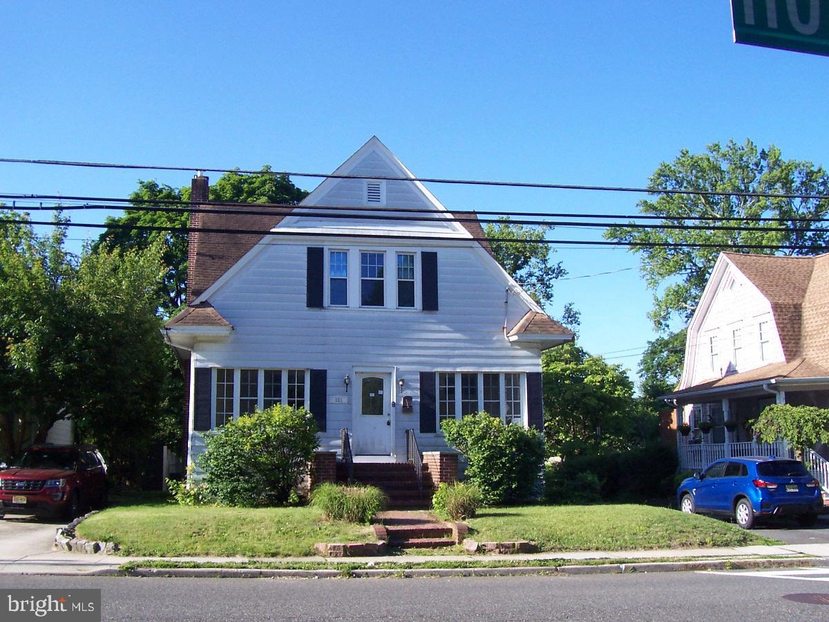 321 W Holly Ave Property Photo 1