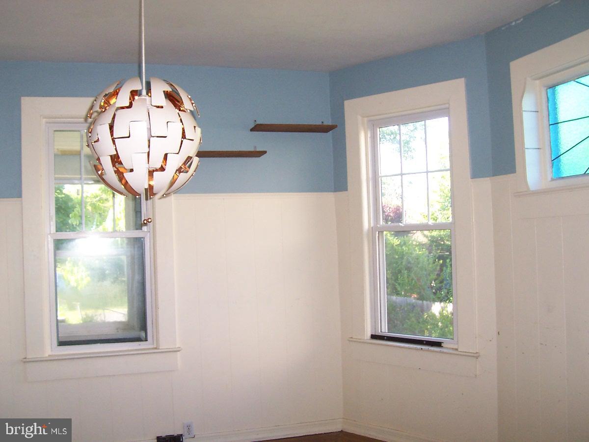 321 W Holly Ave Property Photo 5