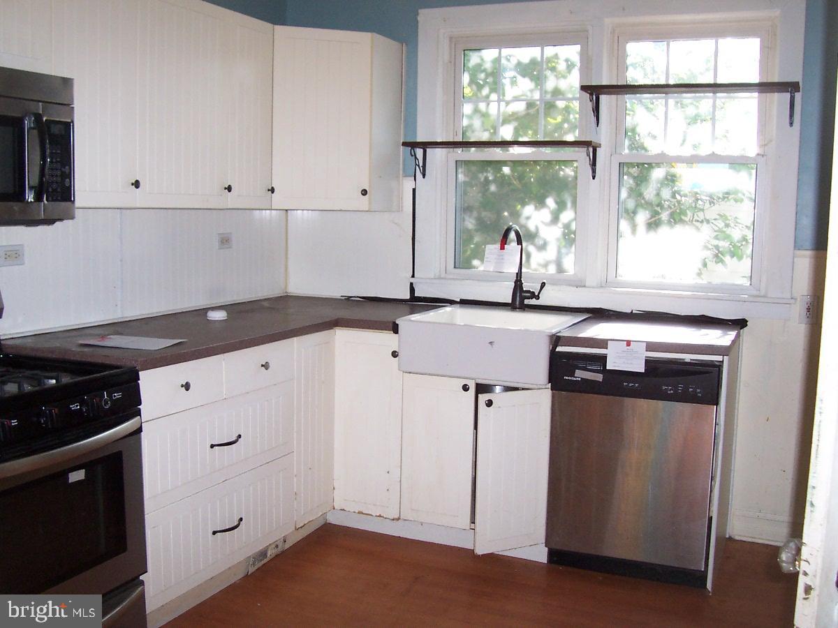 321 W Holly Ave Property Photo 6