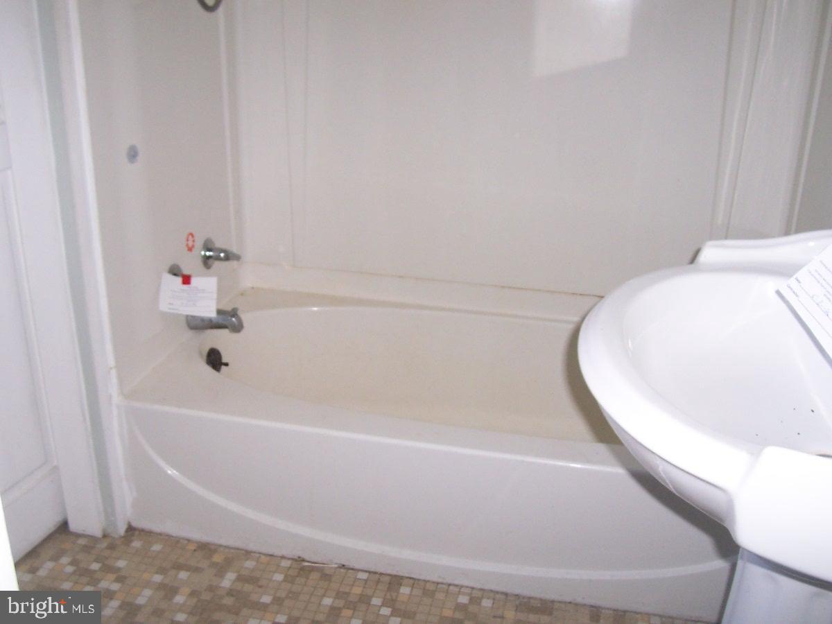 321 W Holly Ave Property Photo 8