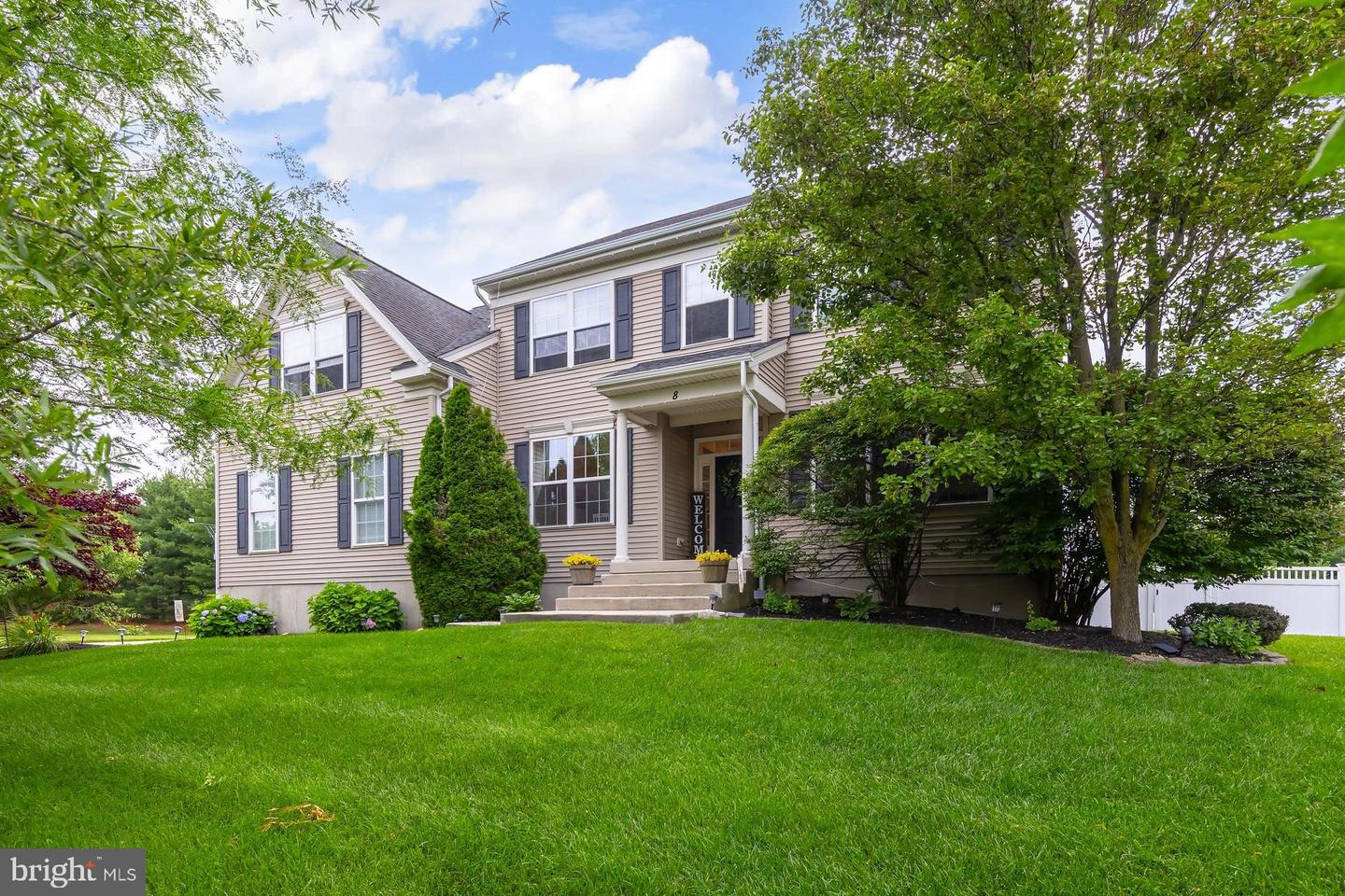 8 Woodfield Dr Property Photo 1