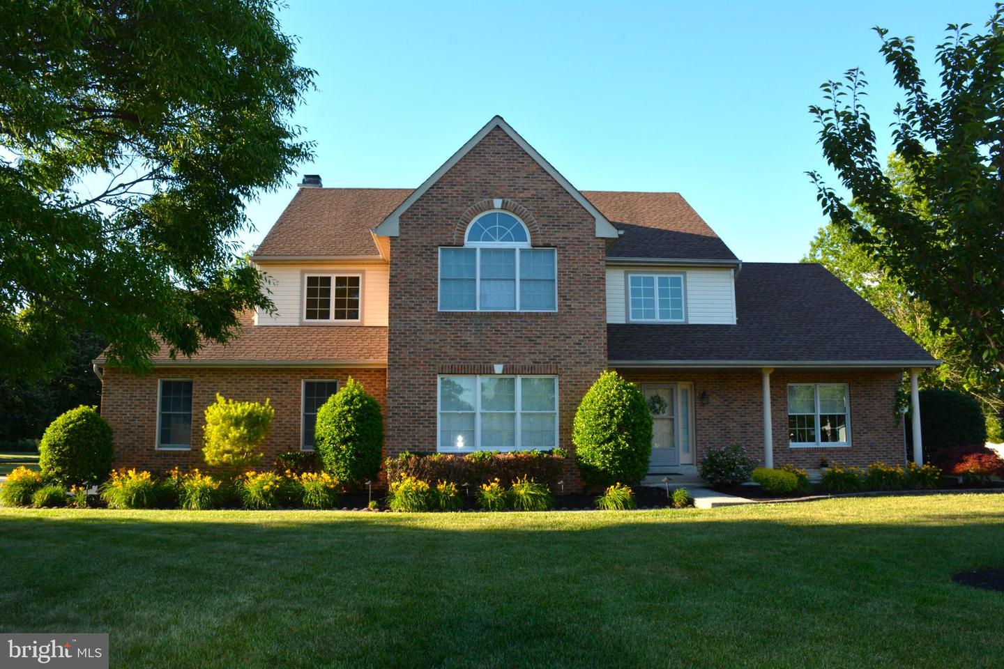 105 Cromwell Dr Property Photo 1