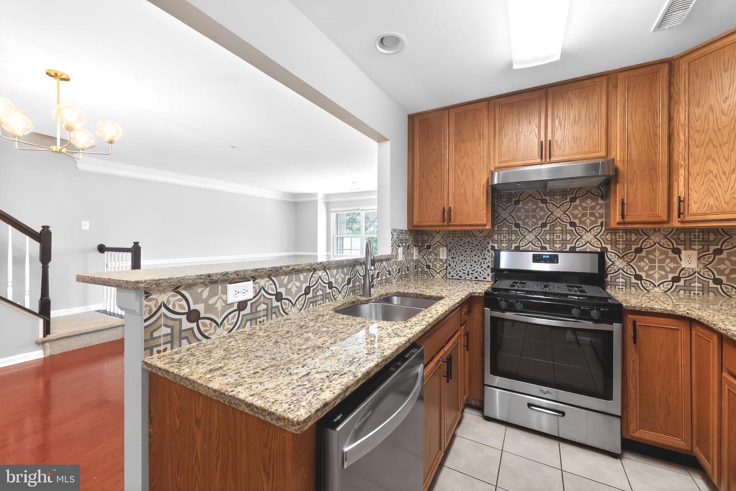 2103 Lexington Property Photo 3