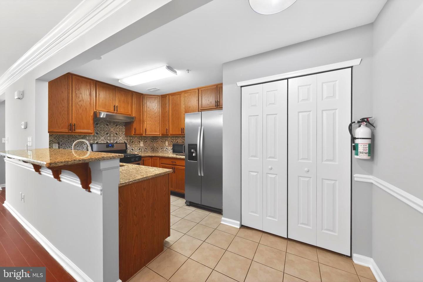 2103 Lexington Property Photo 4