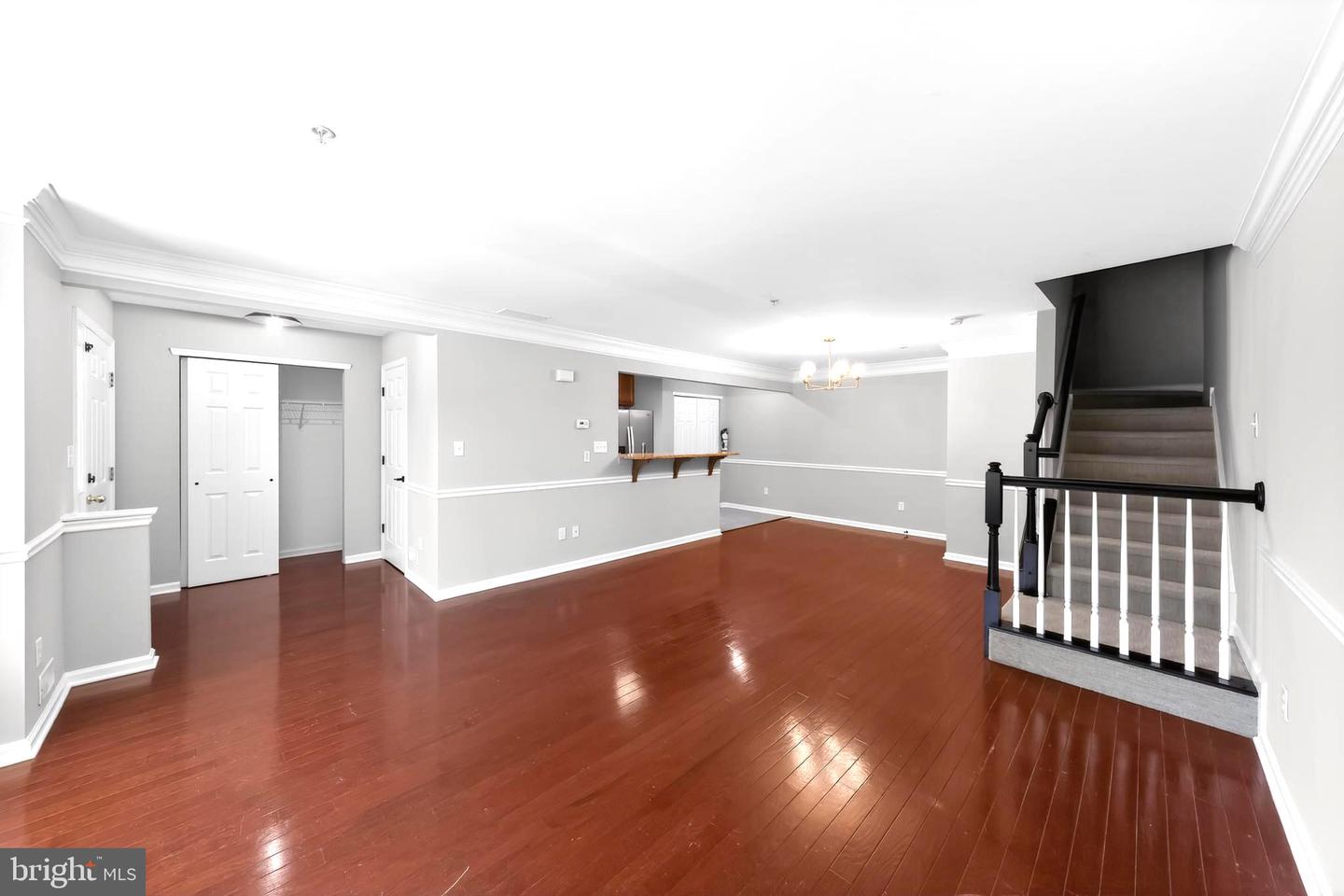 2103 Lexington Property Photo 5