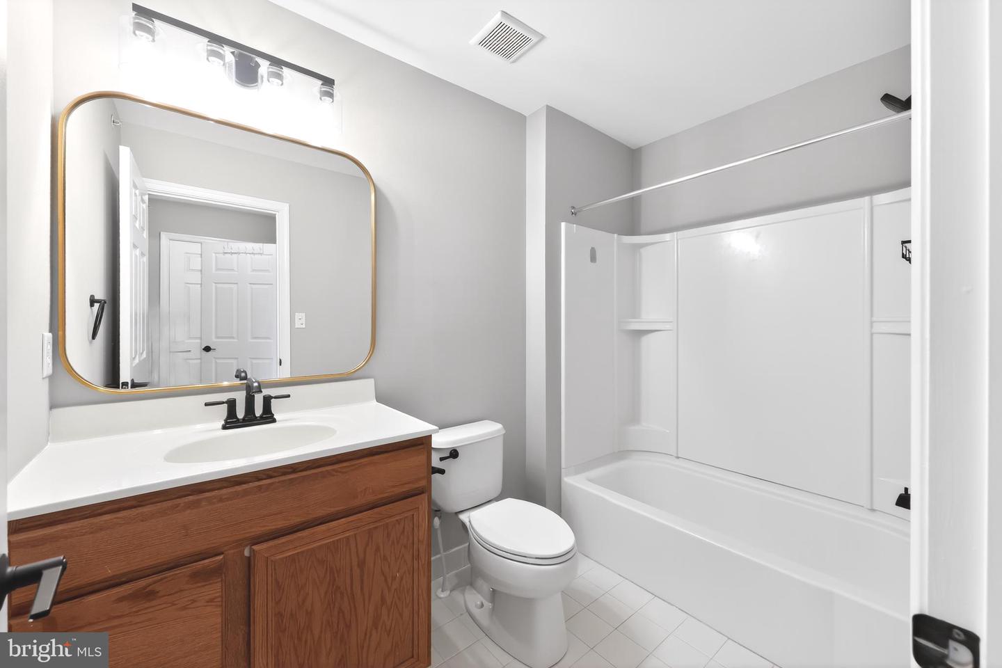 2103 Lexington Property Photo 9