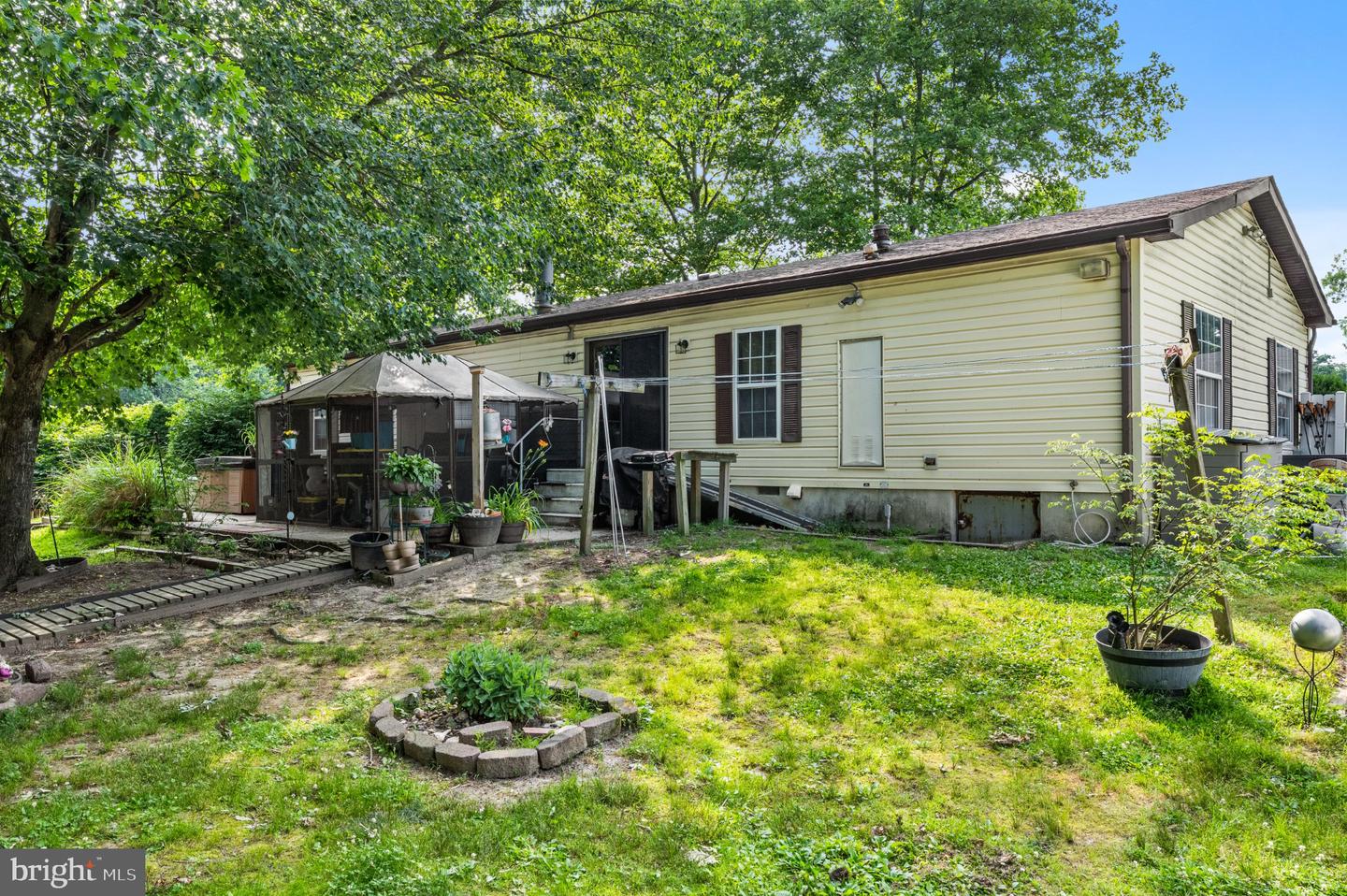 212 Karen Dr Property Photo 4