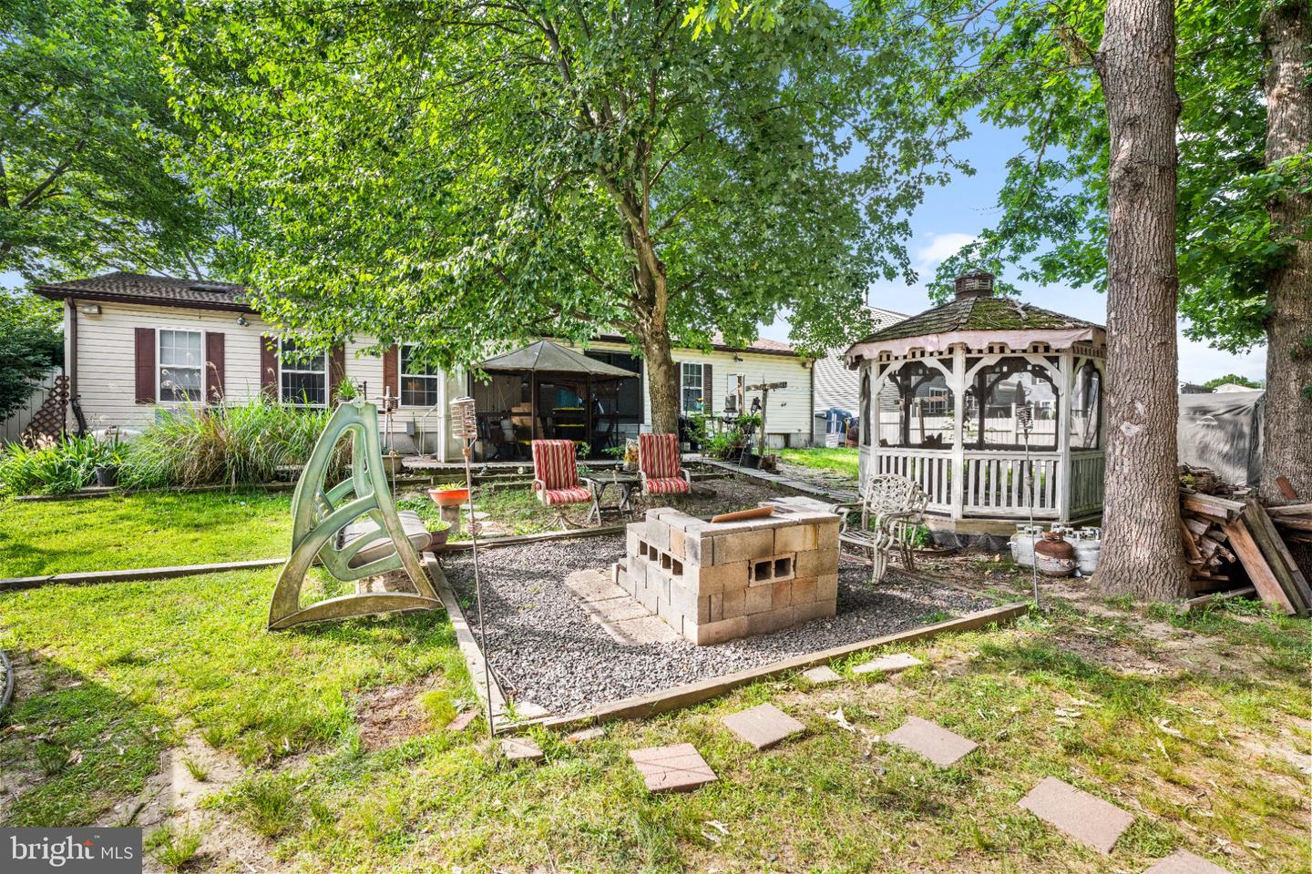 212 Karen Dr Property Photo 5